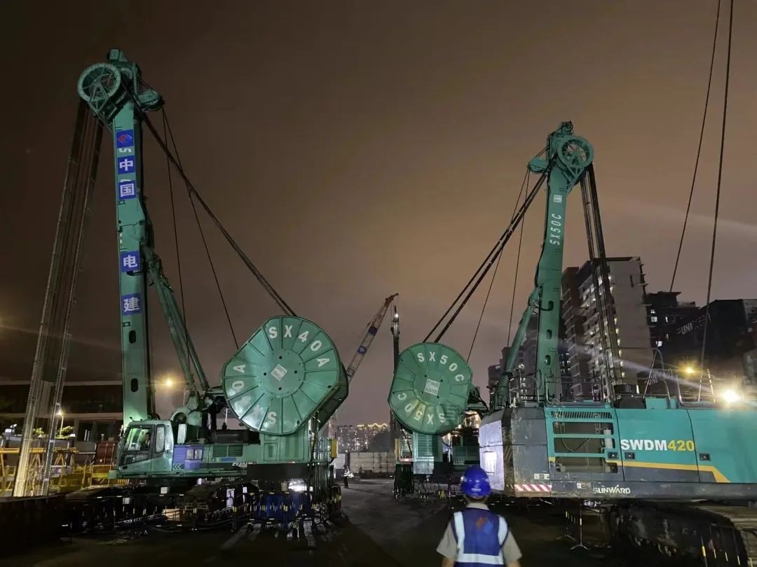 金泰地连墙安博在线登录官网于深圳市城市轨道交通15号线-铲湾北站上演“速度”与“激情”